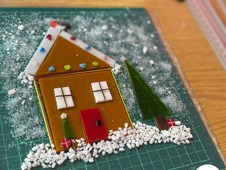 Shot of one of the student's Christmas dish designs from today's fused glass workshop here in the Blended Monkey Studios.