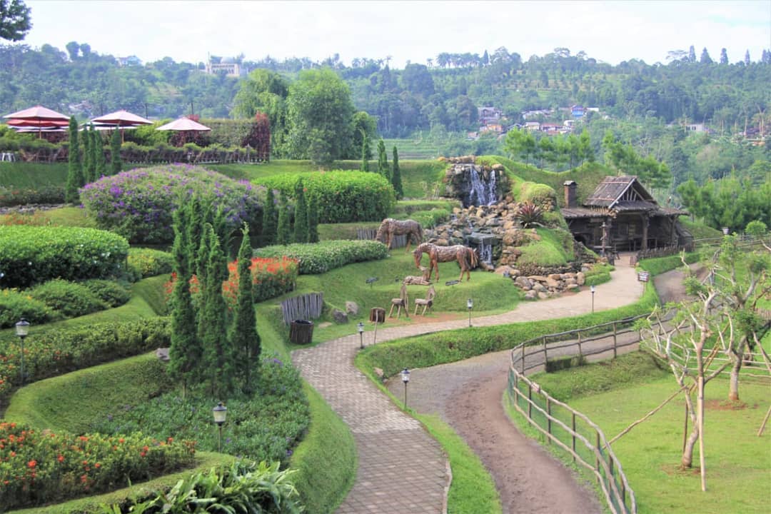 Catat! Ini Harga Tiket Masuk dan Fasilitas The Ranch Puncak — inspirasi dari Villa Bango di Cilember, Puncak