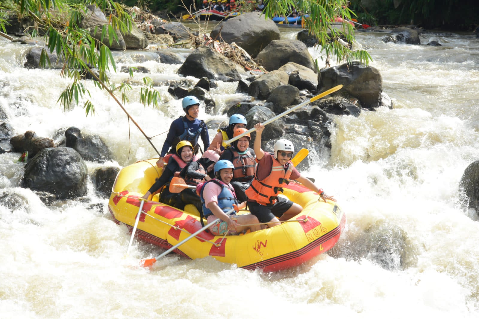 Ini Dia Rekomendasi Rafting di Bogor, Dekat Villa Bango! — inspirasi dari Villa Bango di Cilember, Puncak