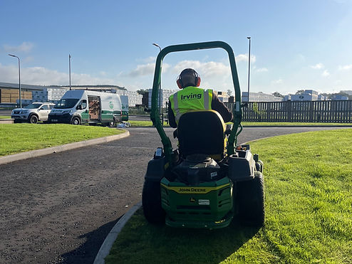 John Deere Zero Turn - Irving Grounds Maintenance