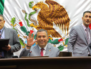 Juan Carlos Barragán presenta reforma para regular el uso de la pirotecnia en las fiestas patronales