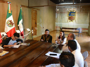 LLEVAN CAMPAÑA CERO PLÁSTICOS A ZIHUATANEJO, GUERRERO.