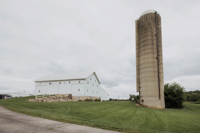 White barn wedding venue, Arlington Acres in Tiffin Ohio