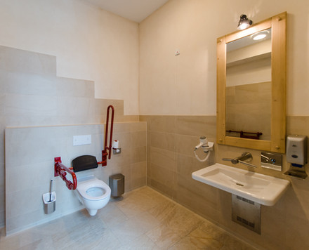 Barrierefreies_Bad_WC_Duschhaus_3_campingpark_Suedheide