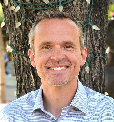 CVH%20Headshot%20-%20June2019_edited.jpg