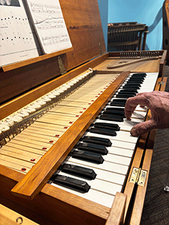 music-museum-3.gif