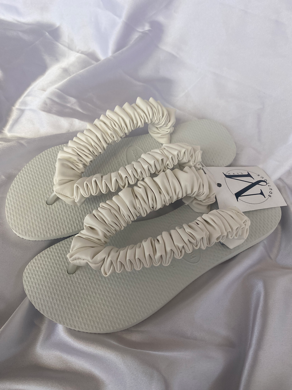 תמונה ממוזערת: White