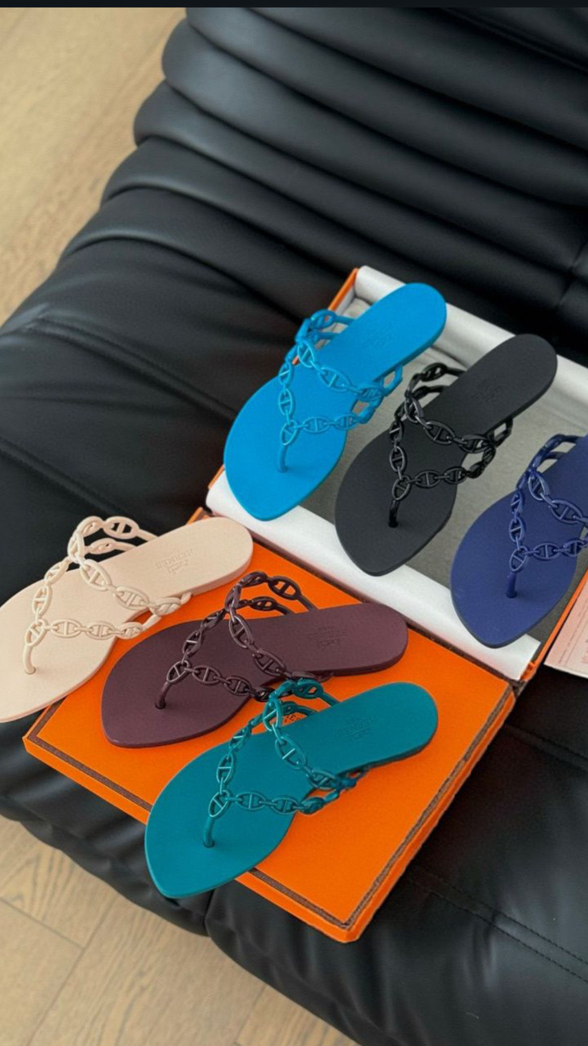 Herme rubber flip-flops