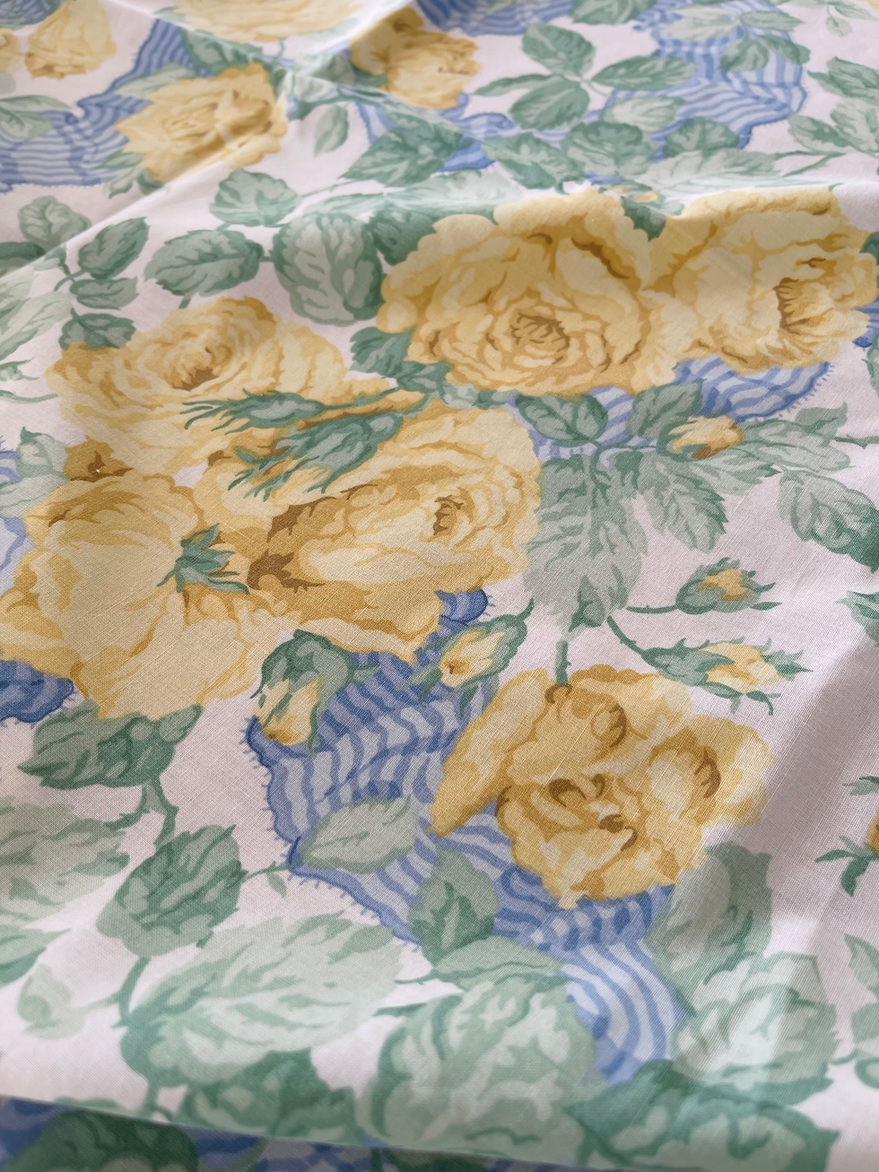 Thumbnail: Vintage Sanderson Garland and Roses Fabric