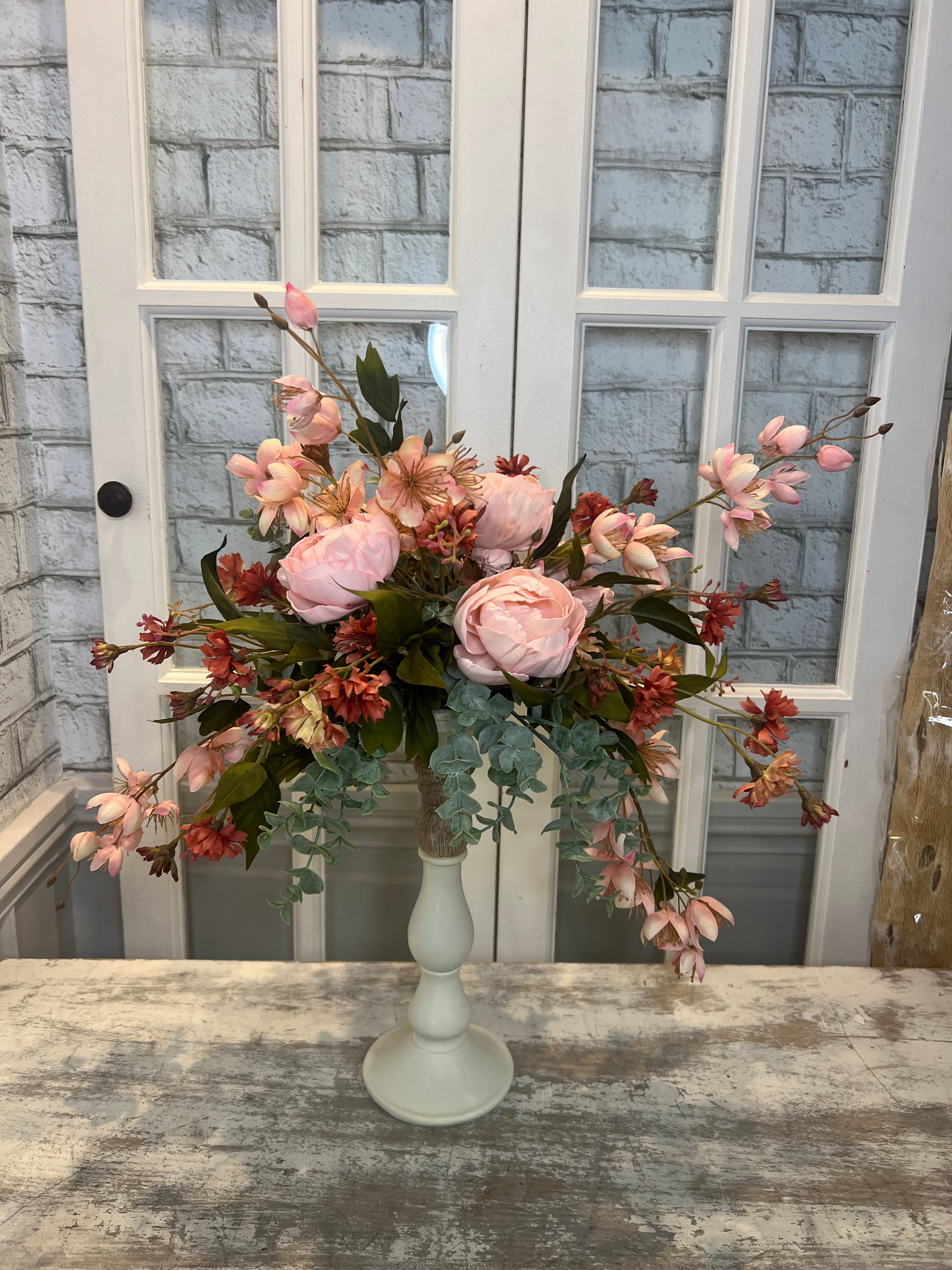 Montage rosé sur pied.