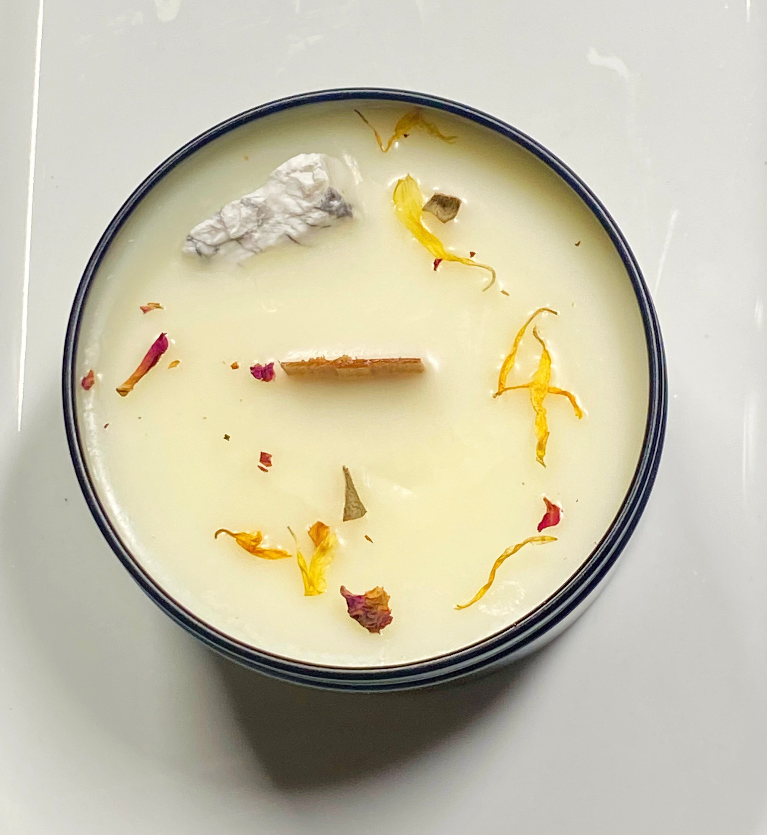 8oz Femme Fatale - Black Tin Crystal Candle