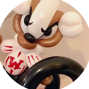 uw-balloon-bucky-sculpture.png
