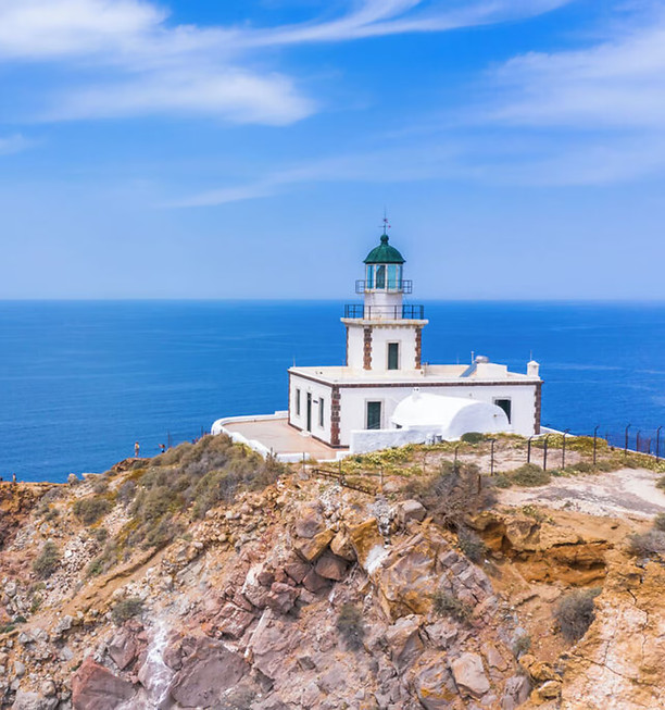 jtr_akrotiri_lighthouse_1397763950_getty.jpg