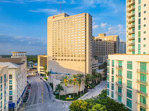 International Arrivals Decline and Hotel Market Dynamics in Three Major U.S. Cities