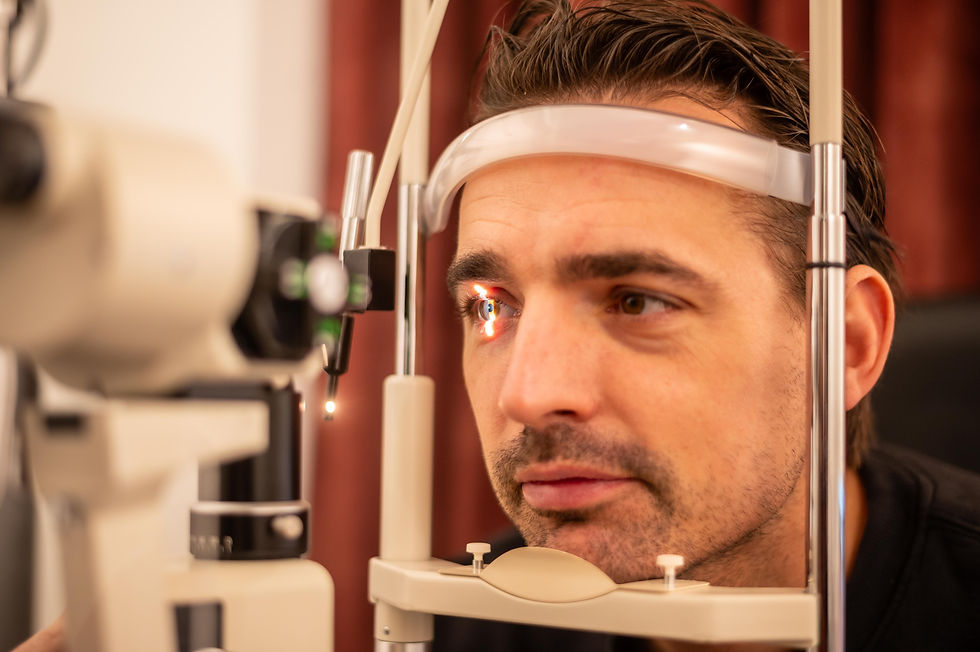 Professionele oogmeting en optometrie bij La Orca Optica door gediplomeerde opticiens.