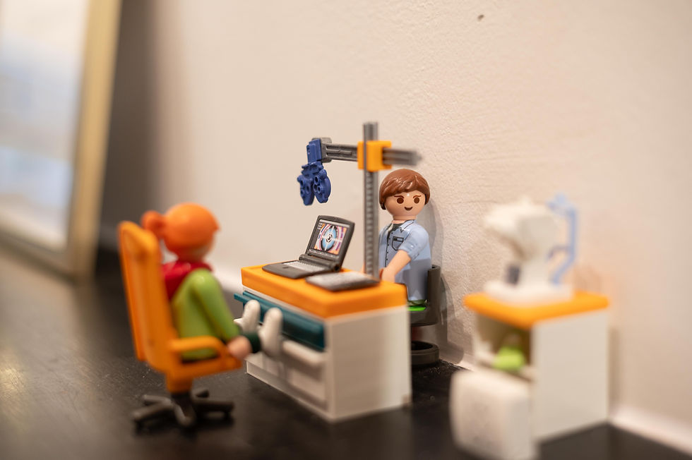Kindvriendelijke oogzorg en vrolijke kinderbrillen collectie bij de opticien in Hilversum.