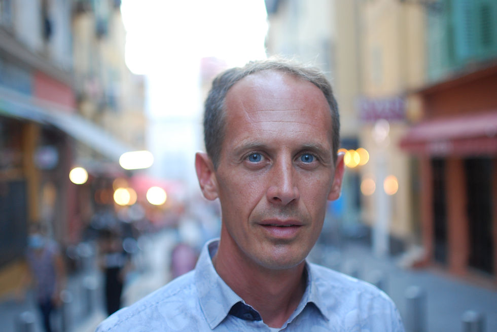 Readings By Writers: Eric Freeze
