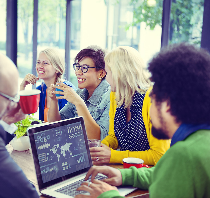 Cena de discussão sobre trabalho em equipe
