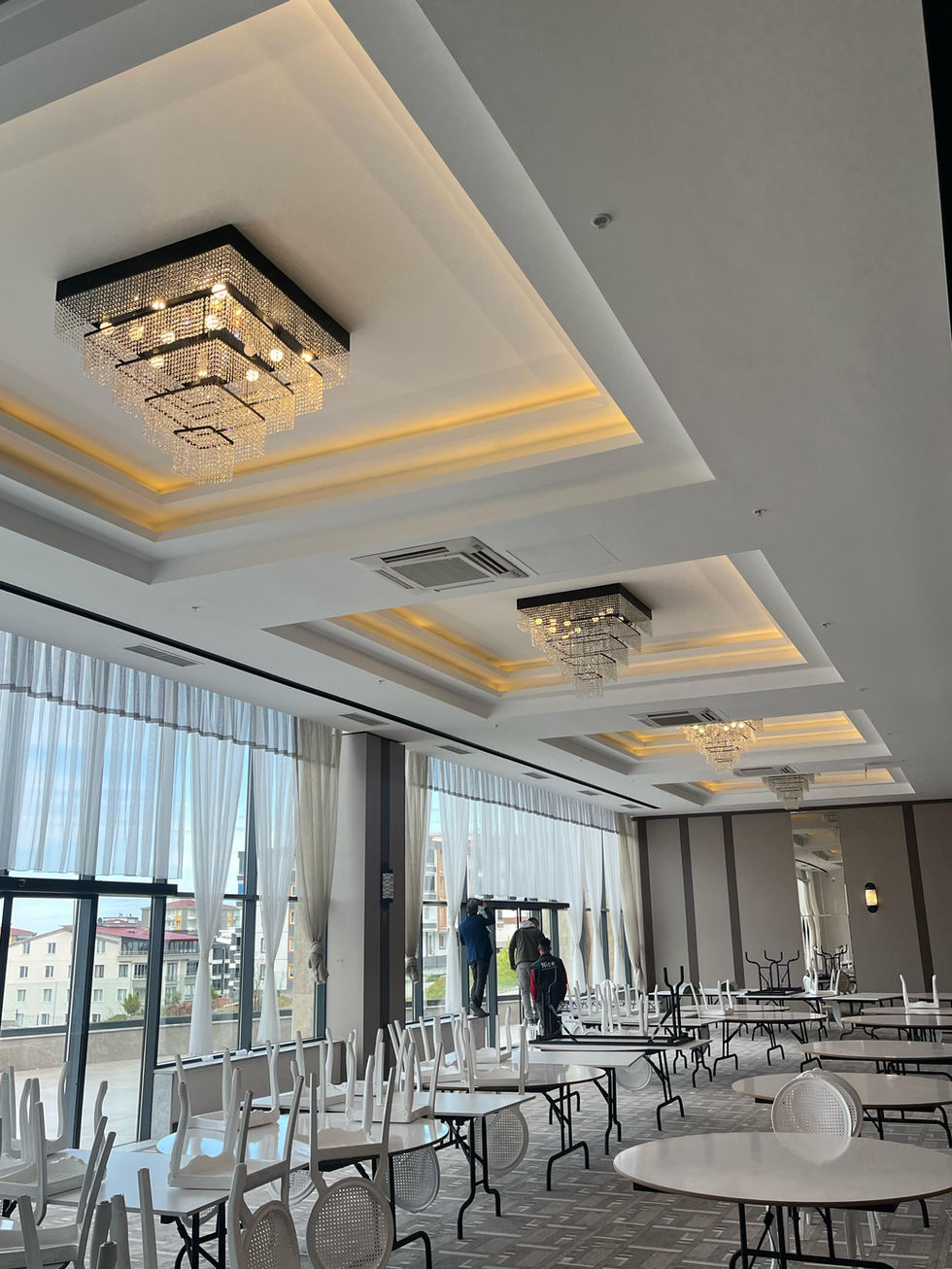 Samsun Deluxe Düğün Salonu Özel Tasarım Konspet Kristal Taşlı Avizeleri