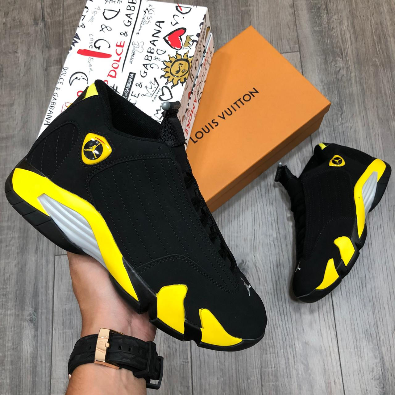 jordan S.F amarillo y negro