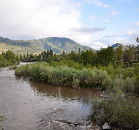 Rogue River at Grants Pass. By Finetooth - Own work, CC BY-SA 3.0, https://commons.wikimedia.org/w/index.php?curid=10191790