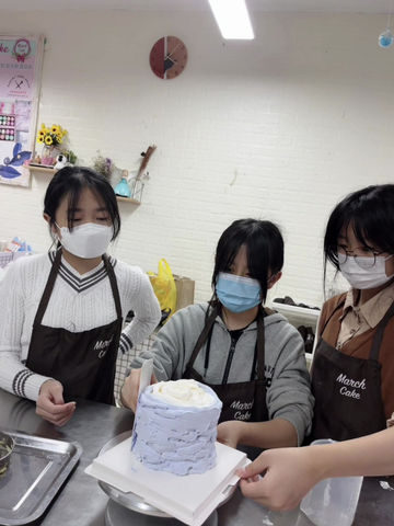Thumbnail: 食用朱古力卡通造型蛋糕 