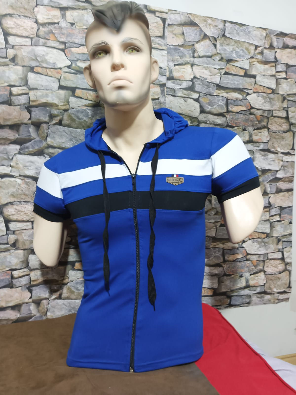 POLERA FINITO CANGURO