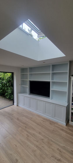 wall media unit, london