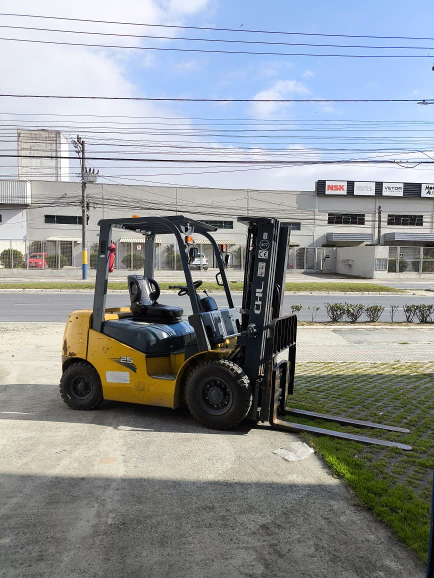 Empilhadeira Diesel 2.5 ton