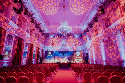 Bizalmikör - Bizalmi Gála, LOY