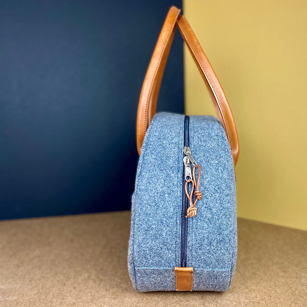 Thumbnail: OVERNIGHT / WEEKEND BAG - PLASTIC BOTTLE FELT