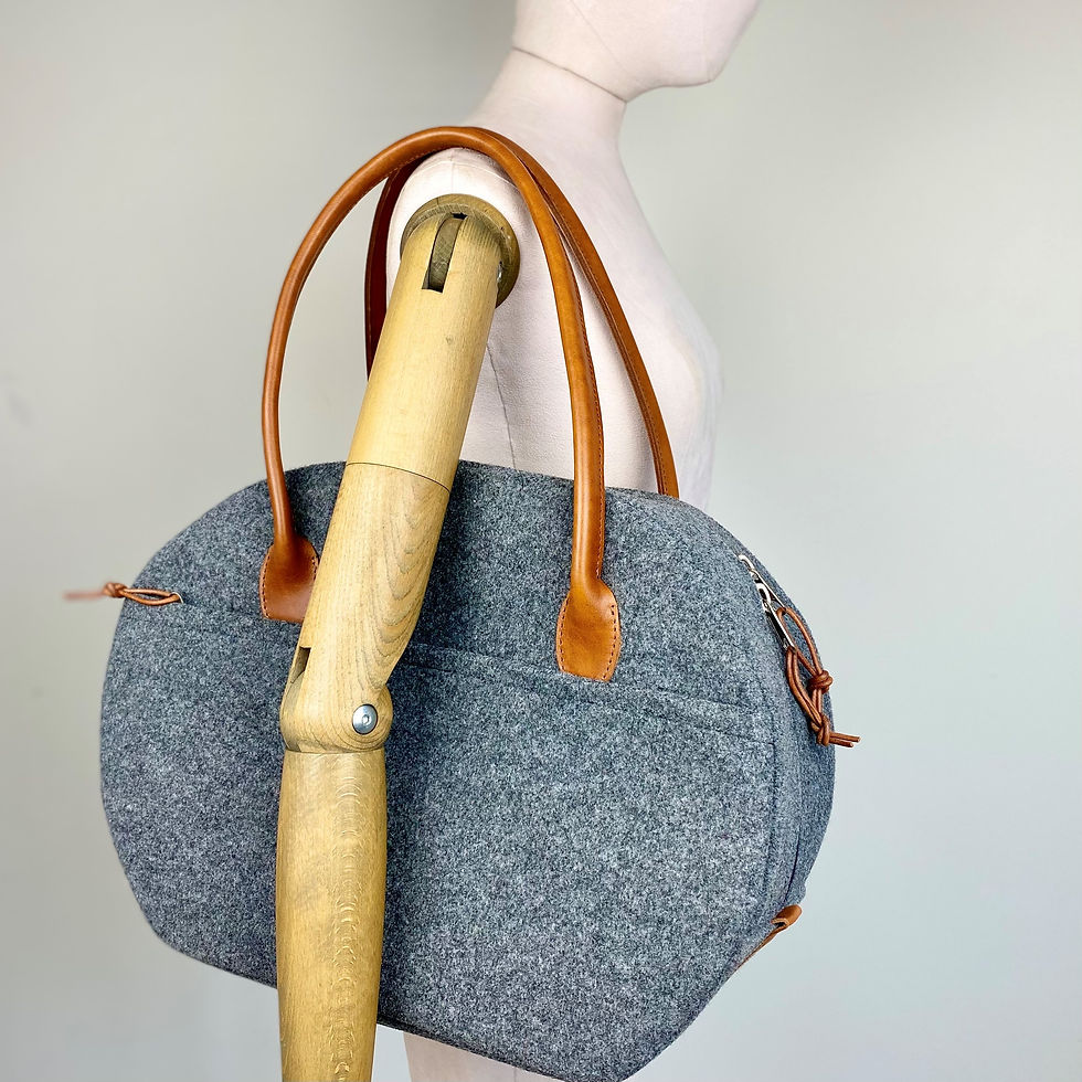 Thumbnail: OVERNIGHT / WEEKEND BAG - PLASTIC BOTTLE FELT