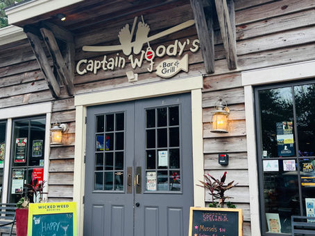Beer, Bites and Birdies: Why Captain Woody’s Is a Good Choice for the 19th Hole
