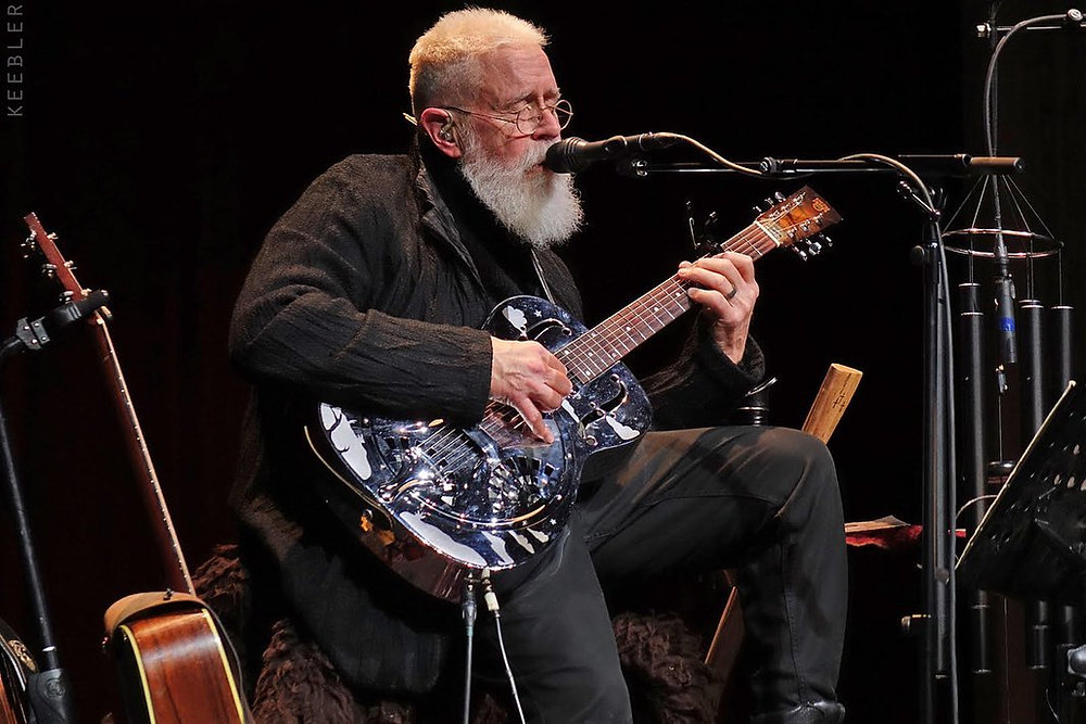 Bruce Cockburn Reaches For The Heavens with New Album 'O Sun O Moon'