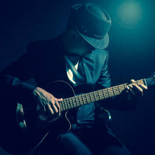 Amplificando las Voces del Blues Canadiense: Matt Cooper, The Talking Blues Podcast y Erin McCallum