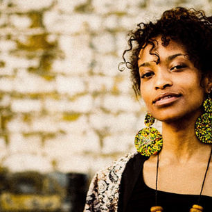 Il y a des artistes qui enregistrent des disques, et d’autres qui construisent des mondes. Black Diamonds d’Amira Kheir appartient sans conteste à cette seconde catégorie.