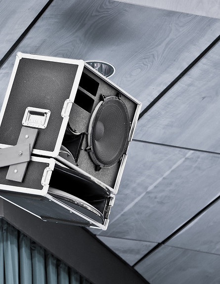 Professional Audio and large venue equipments by Sound and Pixels