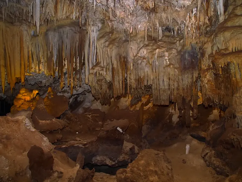 Townsville Photographer at the Jewel Cave in WA