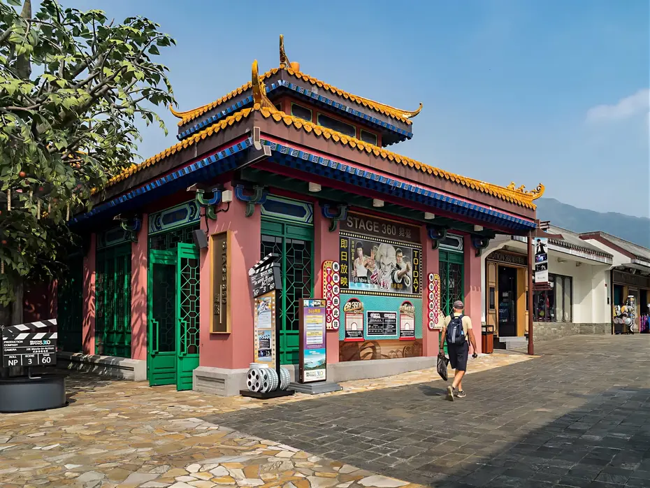 Townsville Photographer walking the streets of Hong Kong