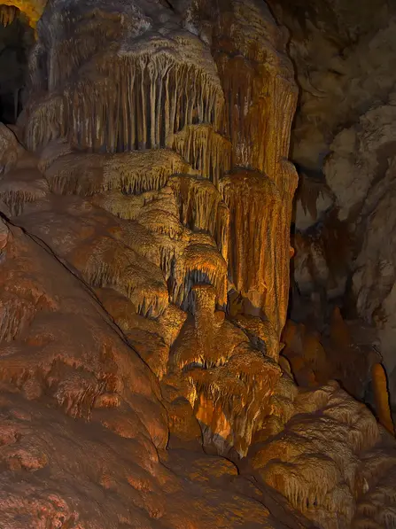 Townsville Photographer at the Jewel Cave in WA
