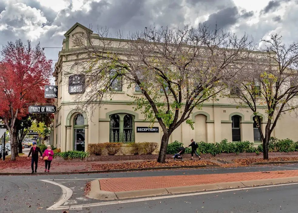 Townsville Photographer in NSW Central