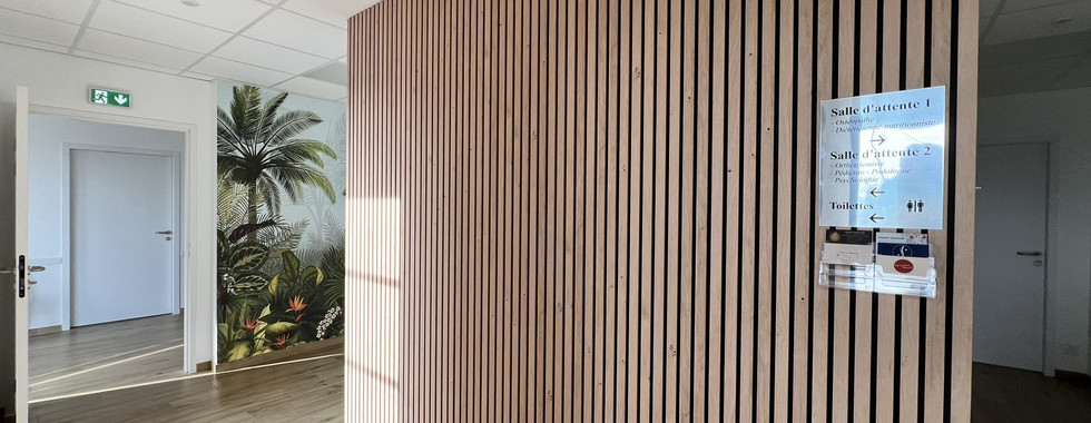 Mur en tasseaux de bois