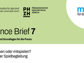 Spielen lassen oder mitspielen? Die Kunst der Spielbegleitung – neuer Evidence Brief