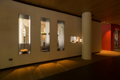 Glass sculpture in Hotel Cram (Barcelona) by Quim i Txell