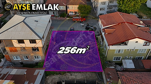 AYŞE EMLAK'TAN ARİFİYE MERKEZDE BELEDİYE YANI ARSA