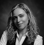 Foto Productora Vanesa Aspromonte (Vertical).jpg