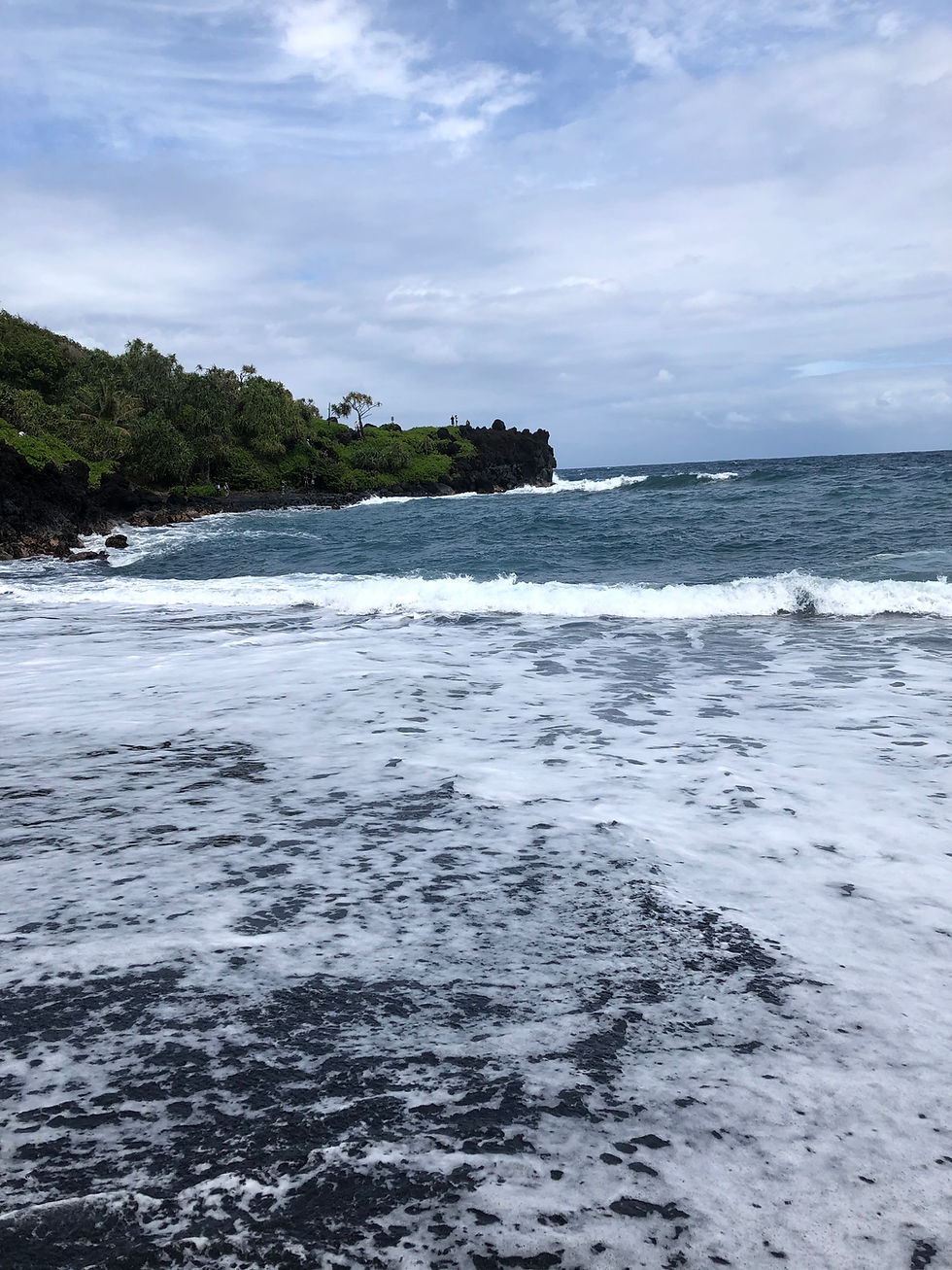 Waiʻānapanapa State Park (Black Sand Beach)