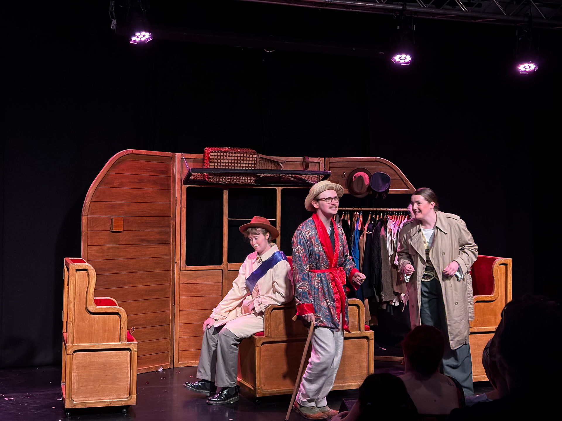the cast of locomotive for murder