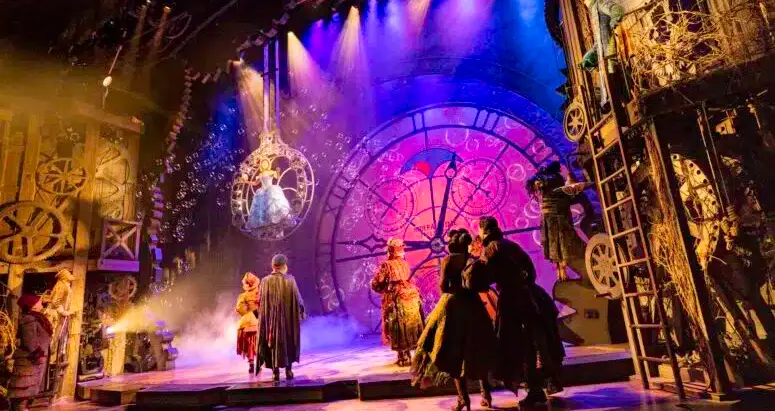 Wicked - Apollo Victoria Theatre - Review
