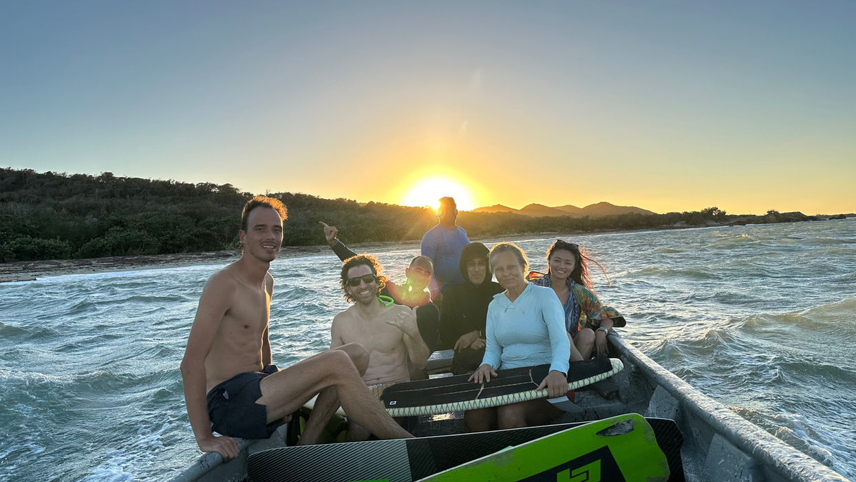 Sunset boat trips in Buen Hombre